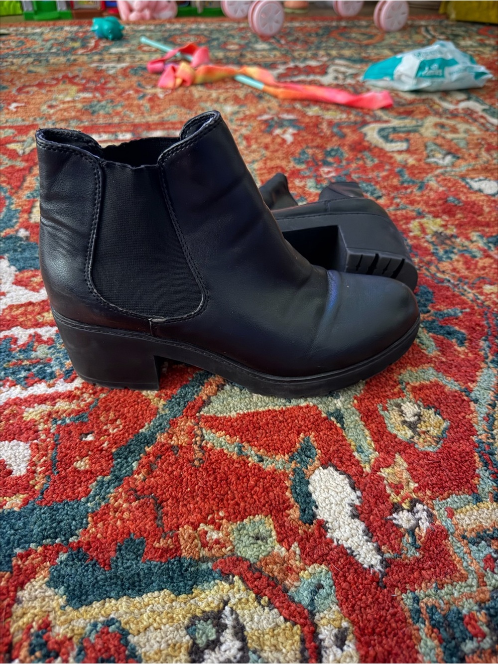 Steve Madden Black Leather Chelsea Ankle Boots